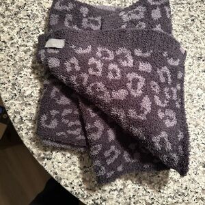 Barefoot dreams cozychic cheetah leopard print scarf